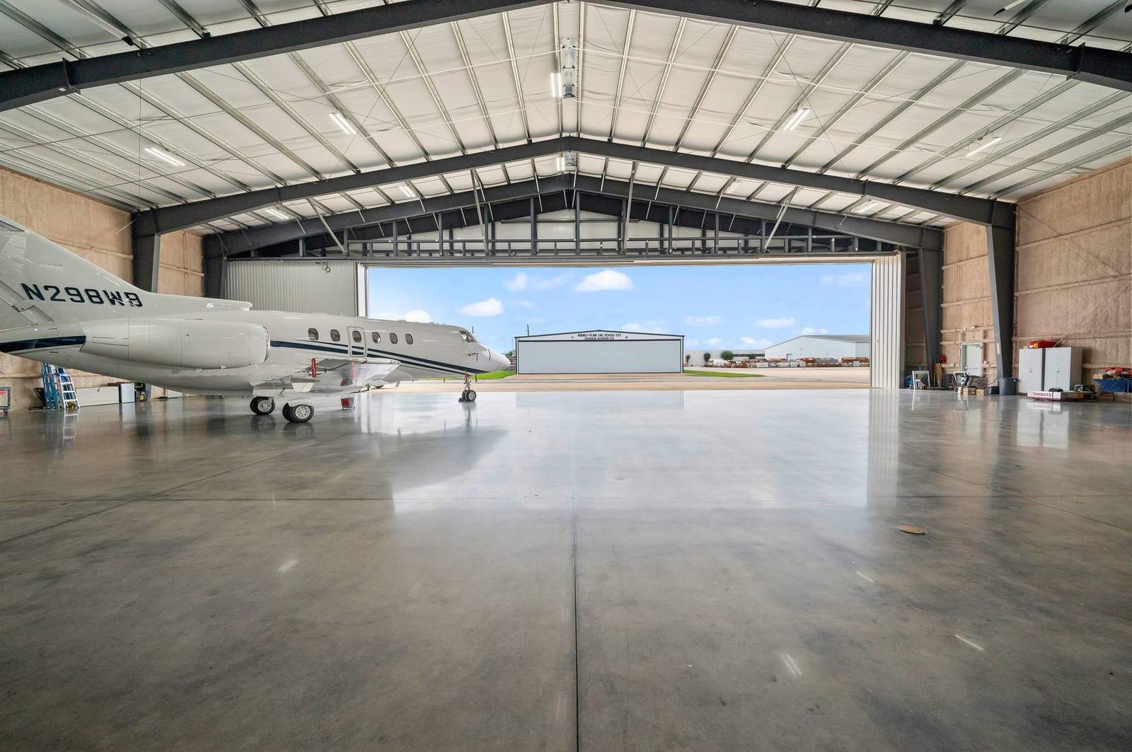 Hangar for sale and lease — Houston aviation real estate